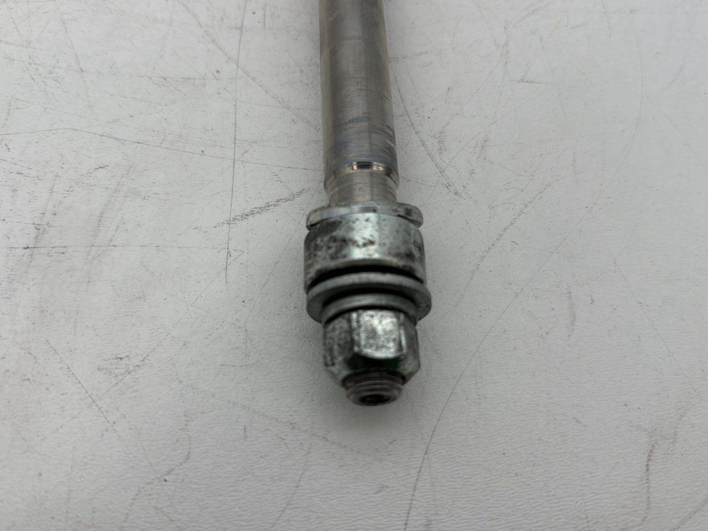 2002 Harley Dyna FXD Super Glide OEM Front Wheel Axle Bolt Shaft