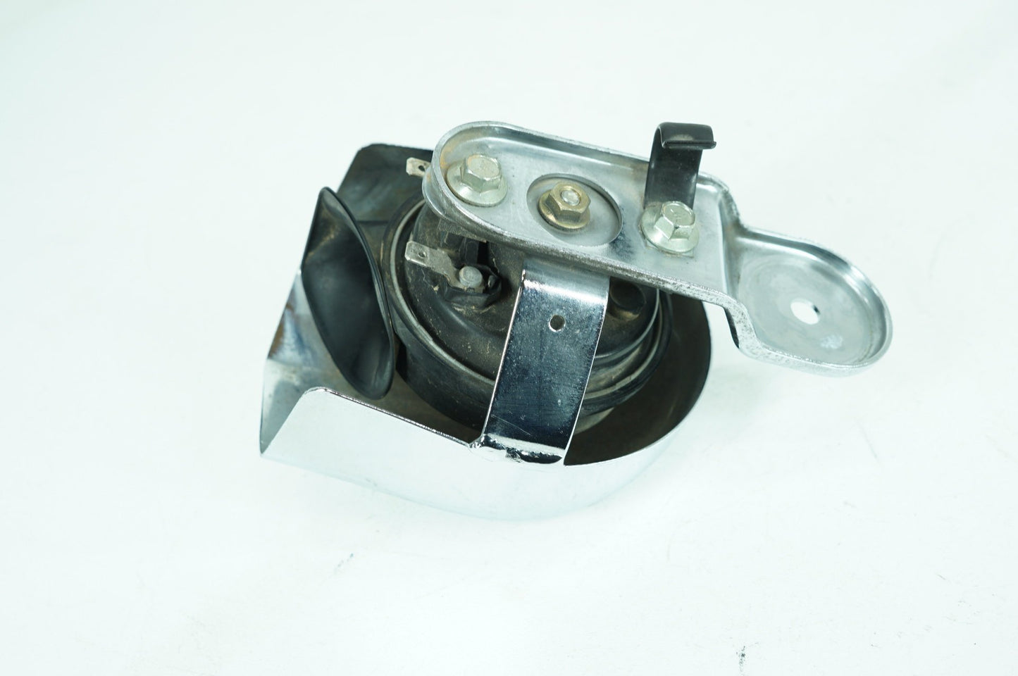 1999 - 2006 Harley-Davidson Softail Fat Boy Horn Signal Klaxon Chrome Cover 69012-93A