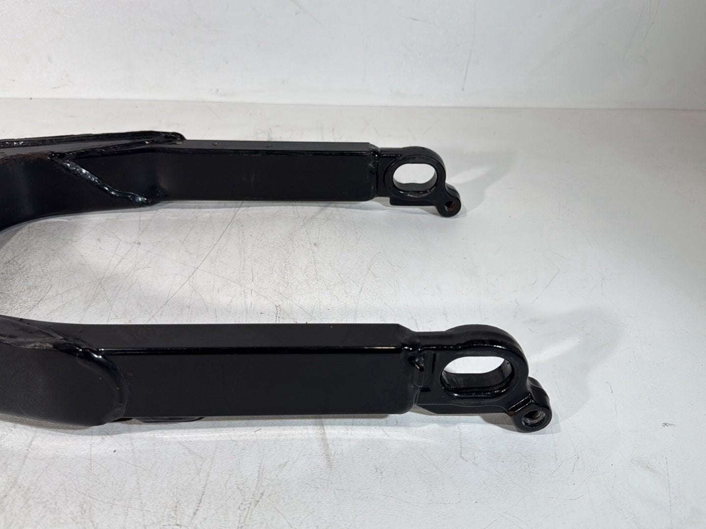 2007 - 2012 Harley-Davidson Touring Electra Glide Ultra Rear Fork Swingarm Swing Arm 	47549-02A