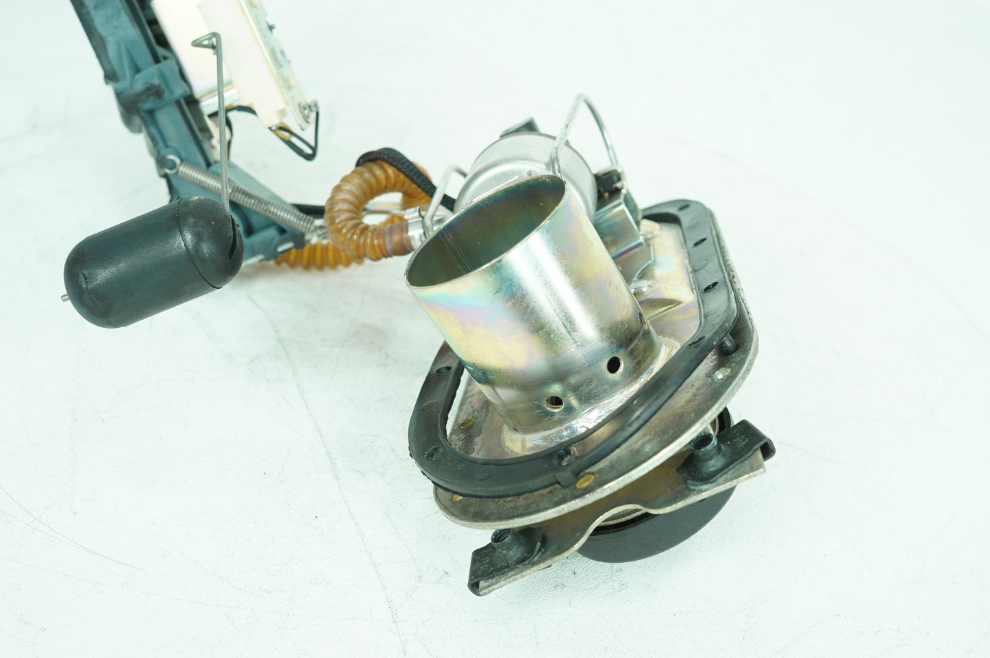 1999 - 2006 Harley-Davidson Touring Road Glide Fuel Pump Gas Gasoline Petrol Sending 62897-01B