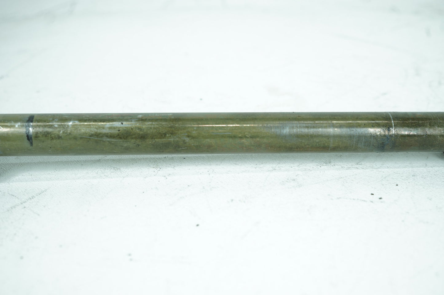 1999 - 2006 Harley-Davidson Dyna Wide Glide Rear Fork Swingarm Pivot Bolt Shaft 47817-00