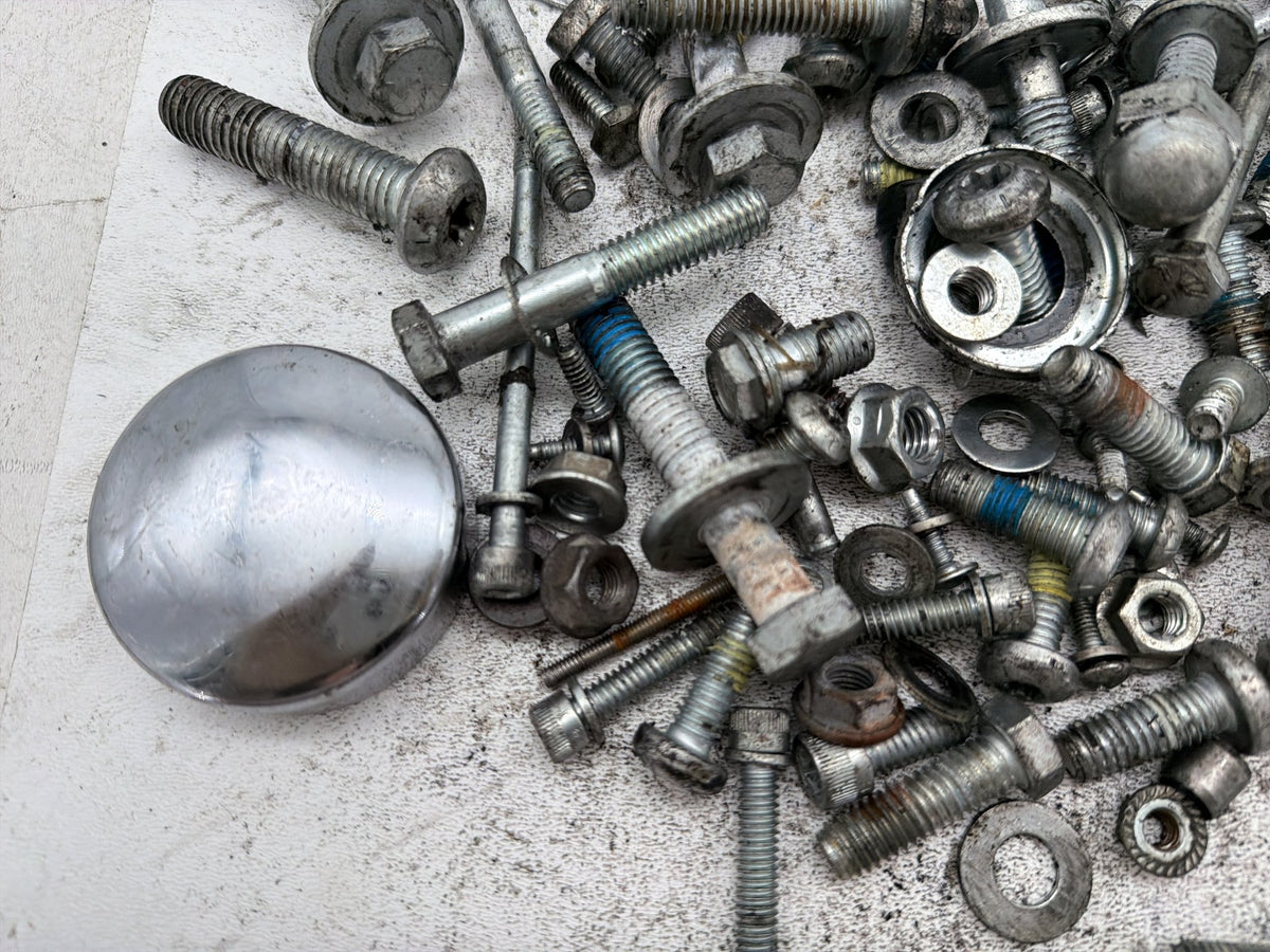 2017 Harley Dyna Street Bob FXDB OEM Hardware Bolts Nuts & Brackets