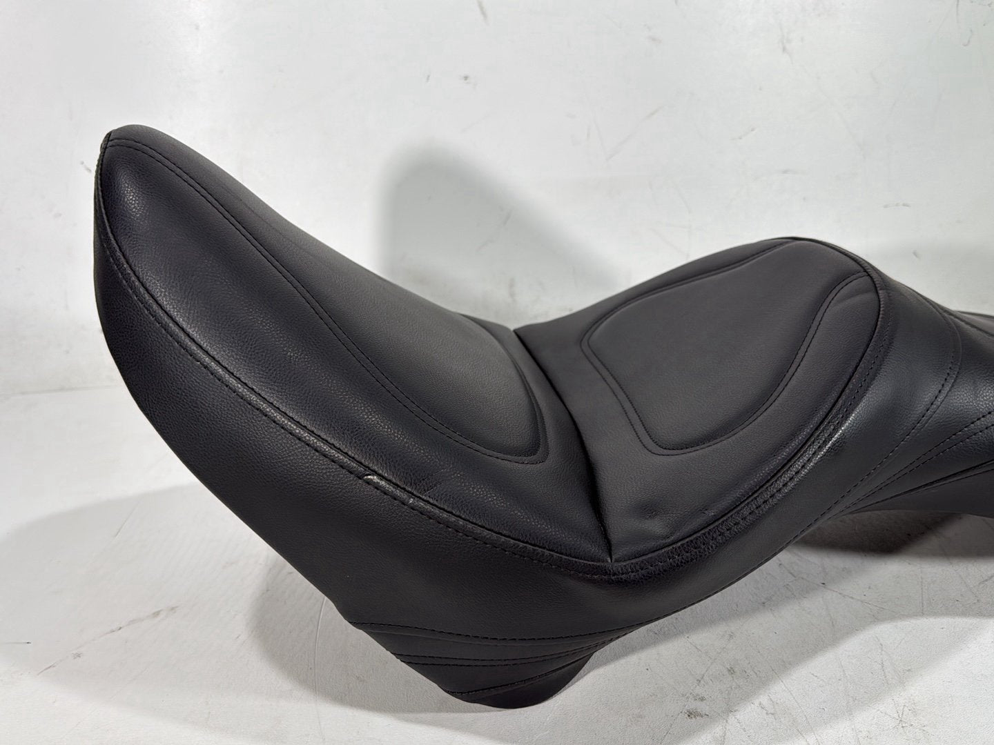 1998 Harley Softail Custom FXSTC OEM Passenger Rider Driver Seat Saddle