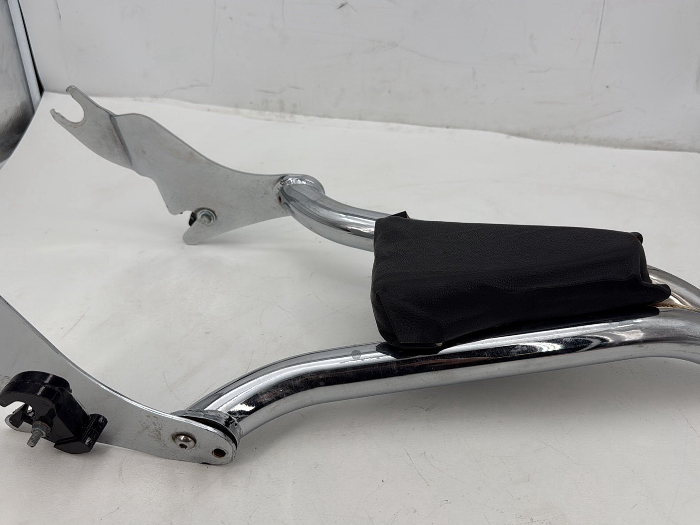 2013 Harley Street Glide Touring FLHX OEM Rear Sissy Bar w/ Backrest Cushion Pad