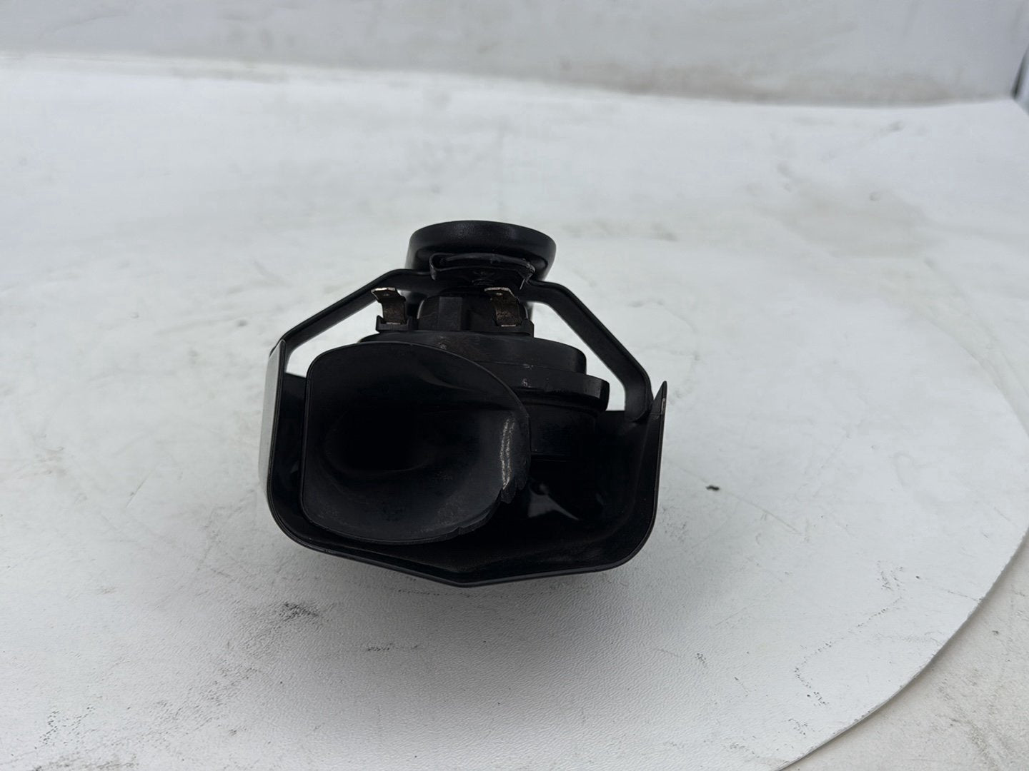 2006 Harley Dyna Super Glide Custom FXDCI OEM Horn Signal Klaxon Chrome Cover