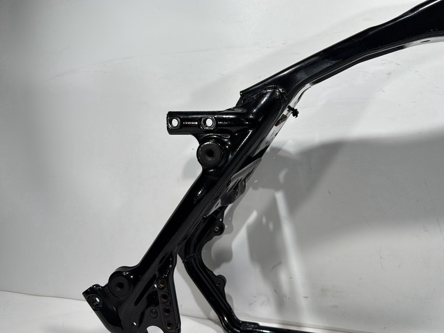 2008 - 2016 Harley-Davidson Touring Street Glide Body Main Frame Chassis SLVG  	47900-11BHP