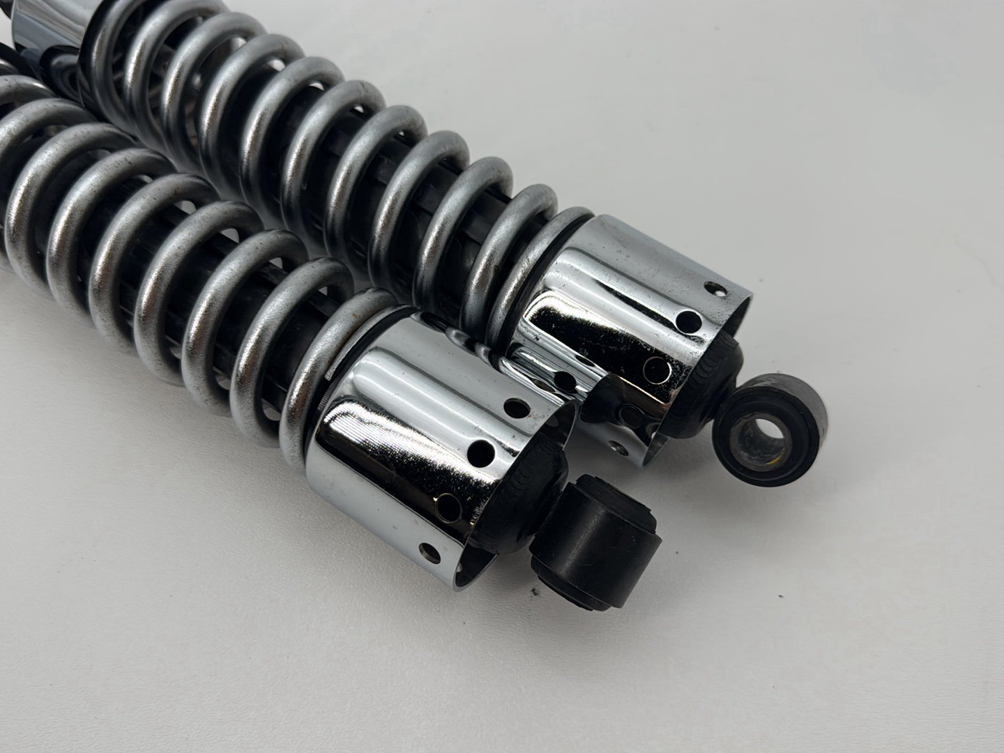 1999 - 2006 Harley-Davidson Dyna Wide Glide Rear Left Right Shock Absorbers 54512-90A