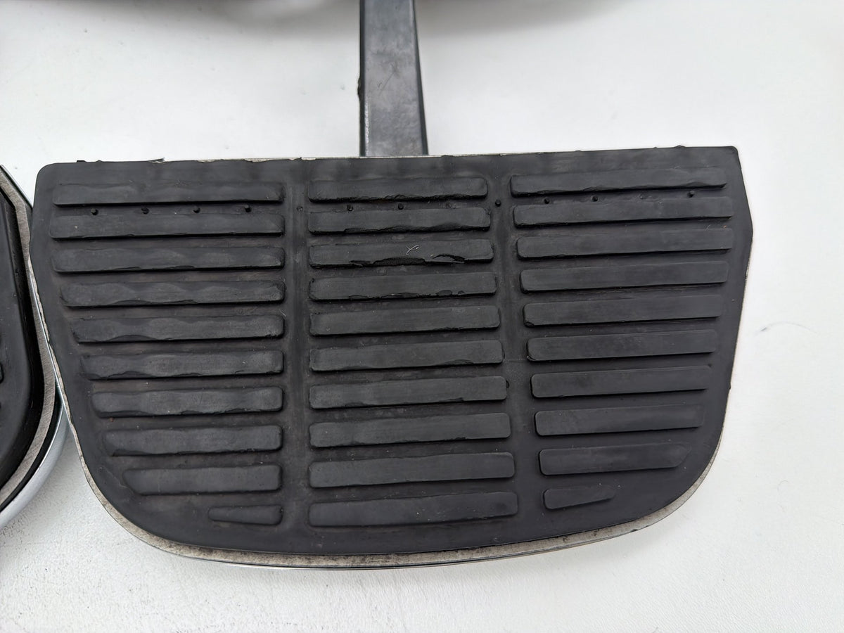 2001 Harley Electra Glide Touring Left Right Driver & Pass Floorboard Foot Rest