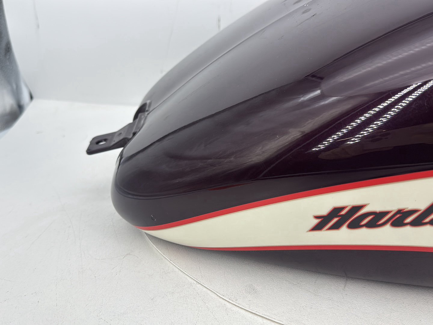 1999 - 2006 Harley-Davidson Softail Heritage Fuel Gas Tank Gasoline Reservoir 61625-01C