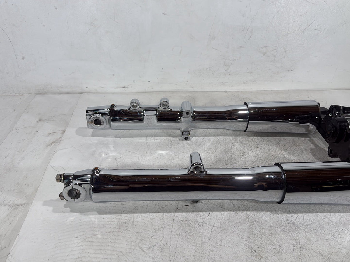 2005 Harley Softail Fat Boy OEM Front Triple Tree Set & LH RH Fork Legs Sliders