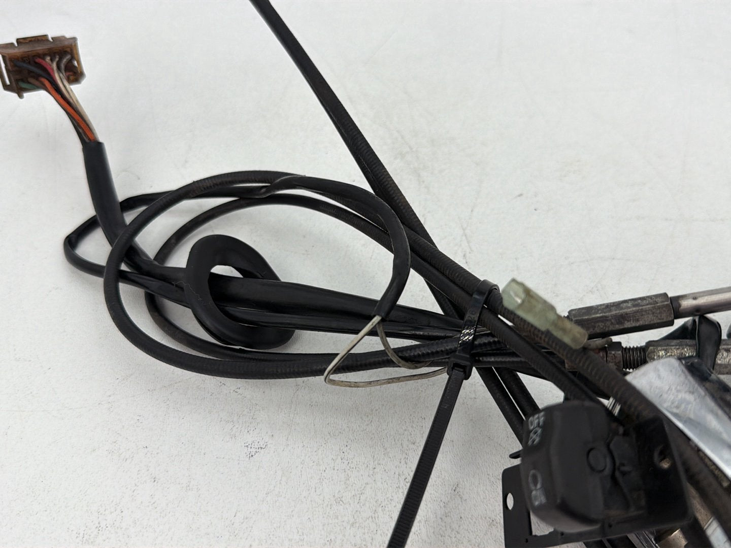 1984 - 1998 Harley-Davidson Touring Electra Glide Classic Right Engine Start Kill Switches Controls 71589-92