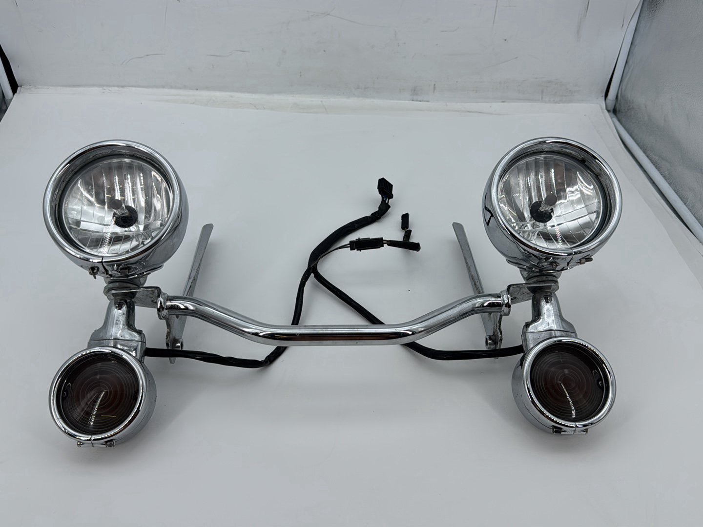 2007 Harley Softail Heritage Classic FLSTC OEM Front Turn Signal Indicators Aux Light Bar