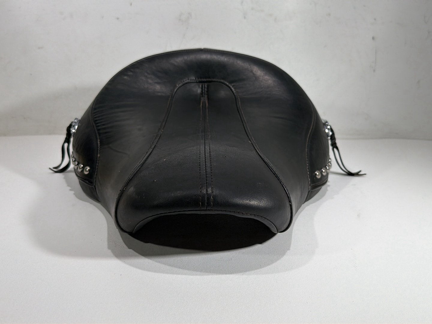 2011 Harley Heritage Softail Classic FLSTC OEM Rider Driver Solo Seat Pillion