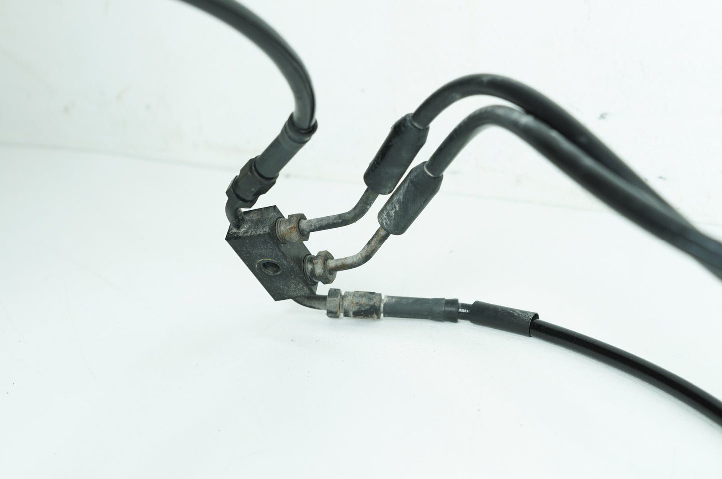 2007 - 2017 Harley-Davidson Dyna Wide Glide Front Brake Hose Line Pipe ABS  	46926-12