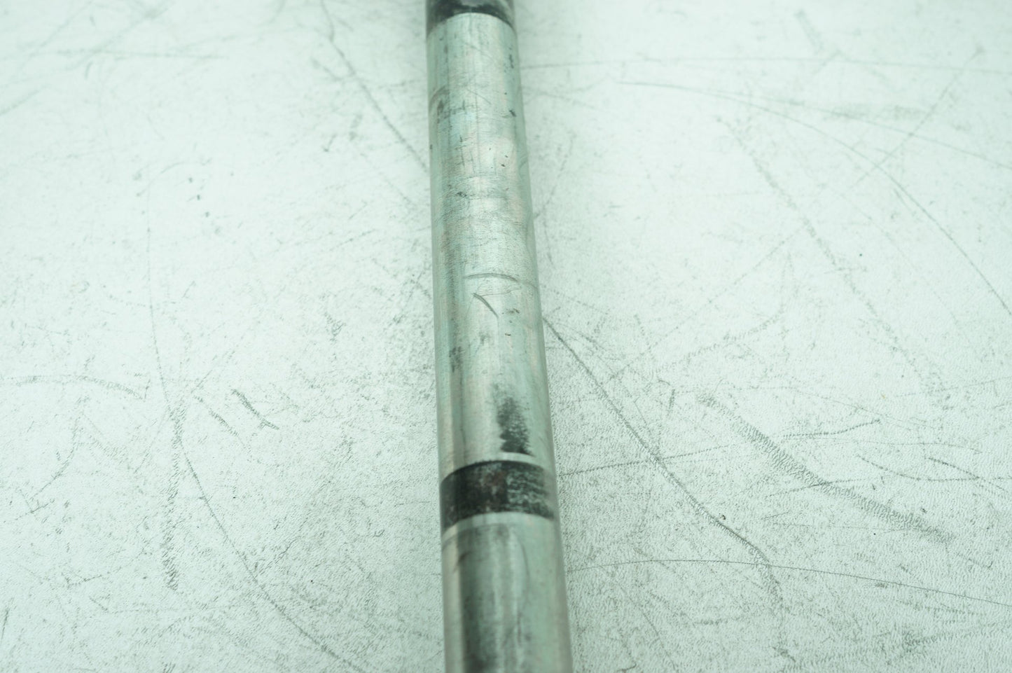 2007 - 2011 Harley-Davidson Touring Electra Glide Ultra Rear Wheel Axle Bolt Shaft 41056-09
