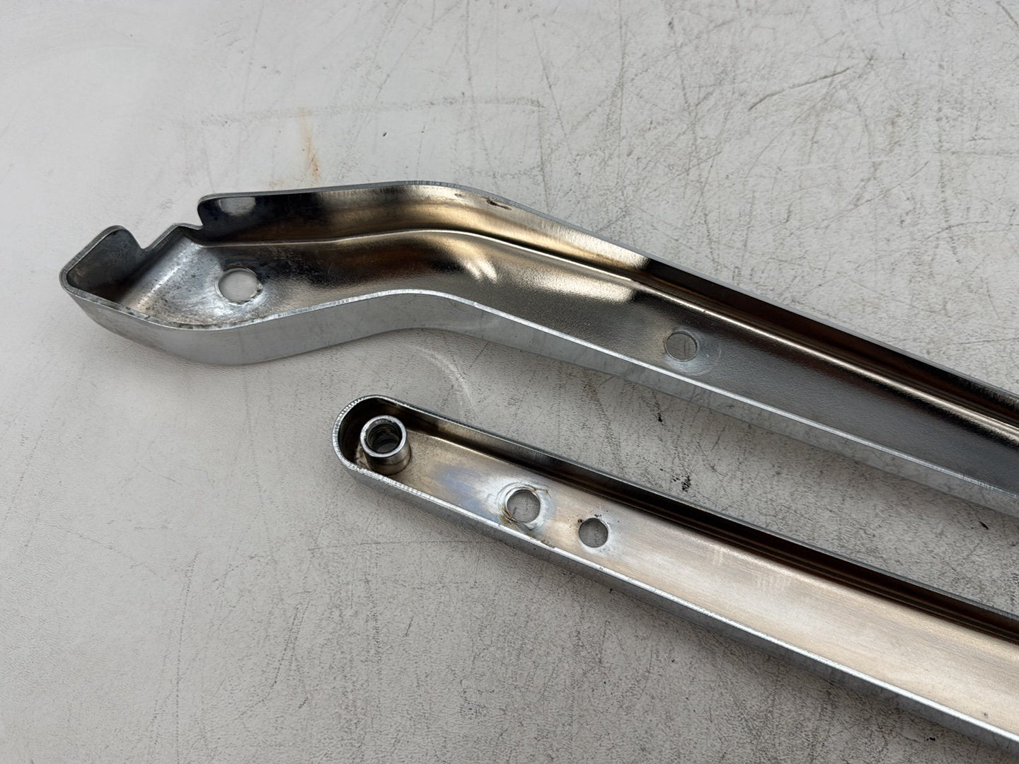 2003 Harley Dyna Wide Glide FXDWG OEM Rear Left Right Fender Struts Bracket