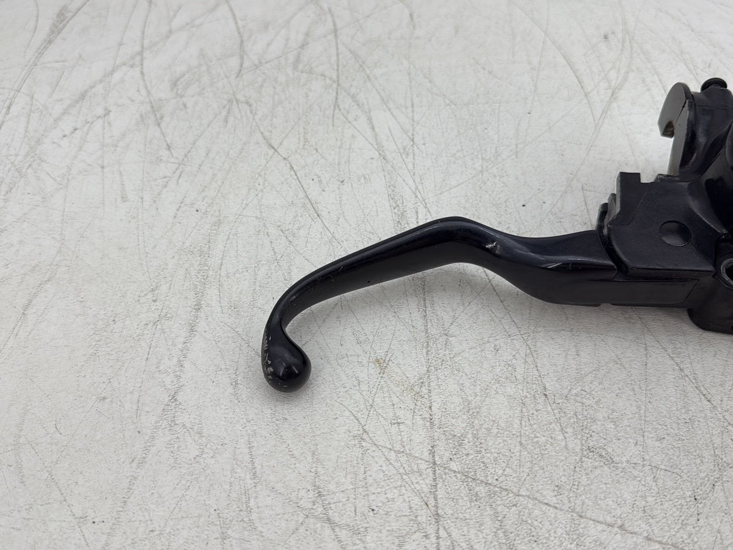 2004 Harley Sportster XL883C 883 Custom OEM Front Right Brake Lever Master Cylinder