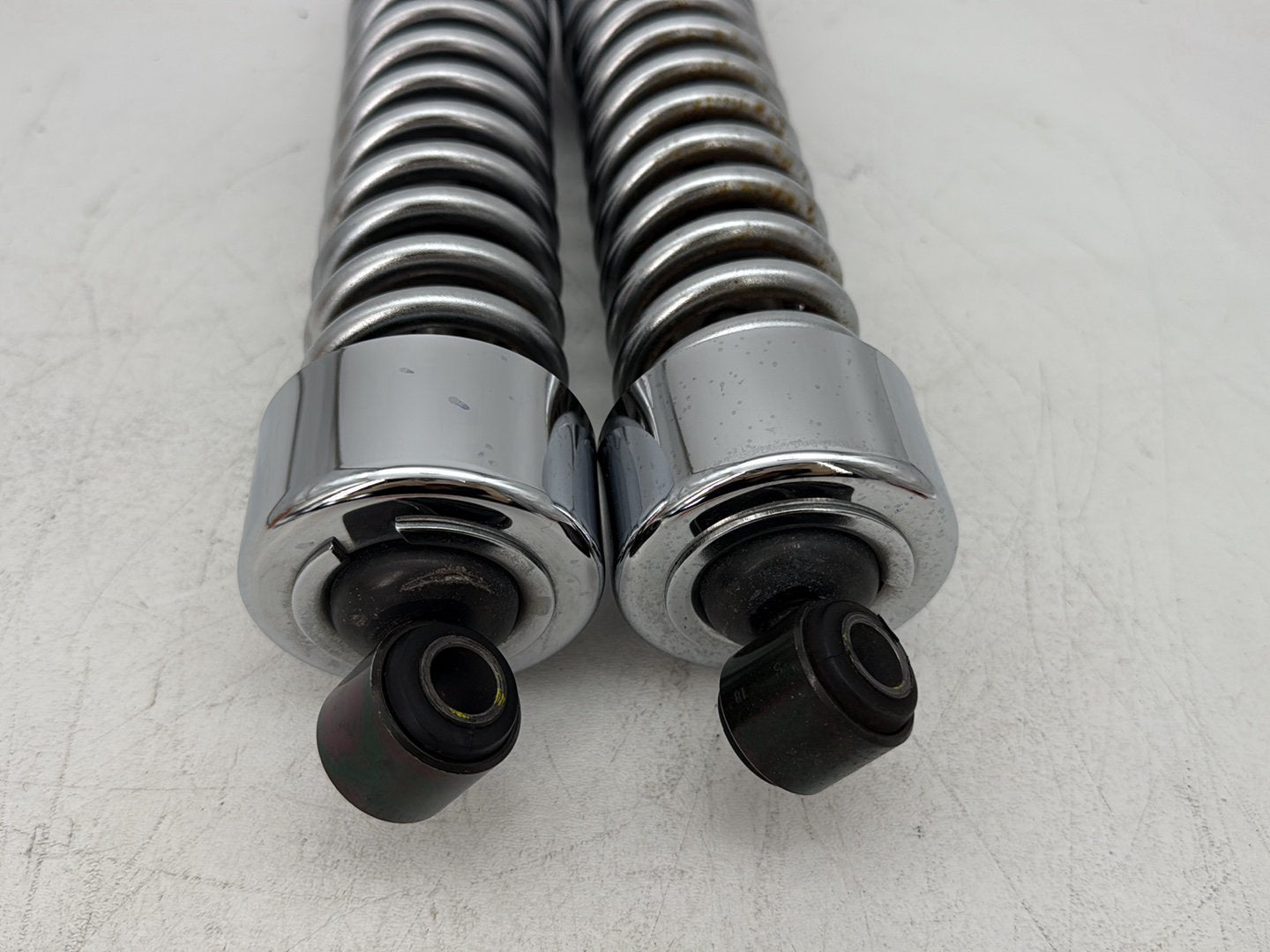 2000 Harley Dyna FXDWG Wide Glide OEM Rear Left Right Shock Absorbers