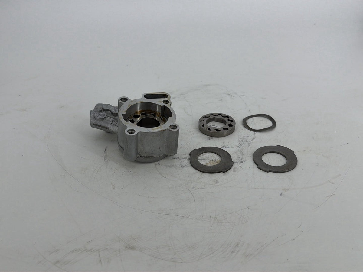 2013 Harley Touring Electra Glide Ultra Twin Cam Engine Oil Pump Cover 26277-06