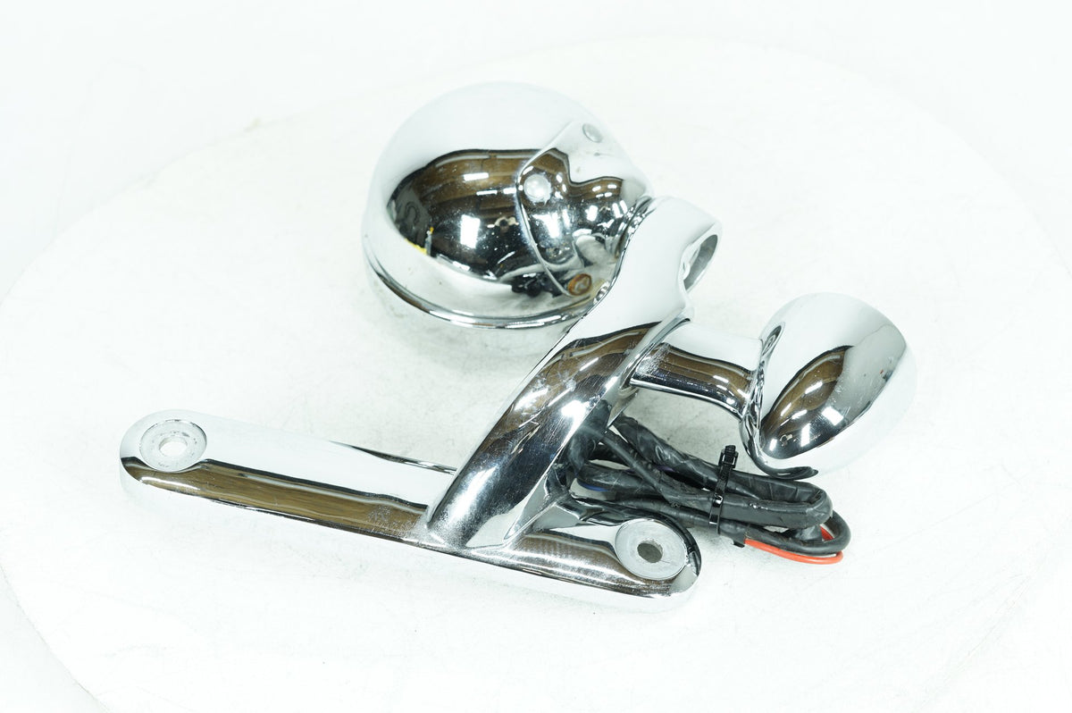 2007 - 2012 Harley-Davidson Touring Street Glide Front Right 1 Turn Signal Indicator  	69279-06