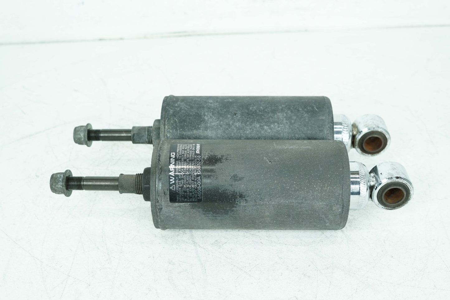 2000 - 2006 Harley-Davidson Softail Fat Boy Rear Left Right Shock Absorbers 54508-00A