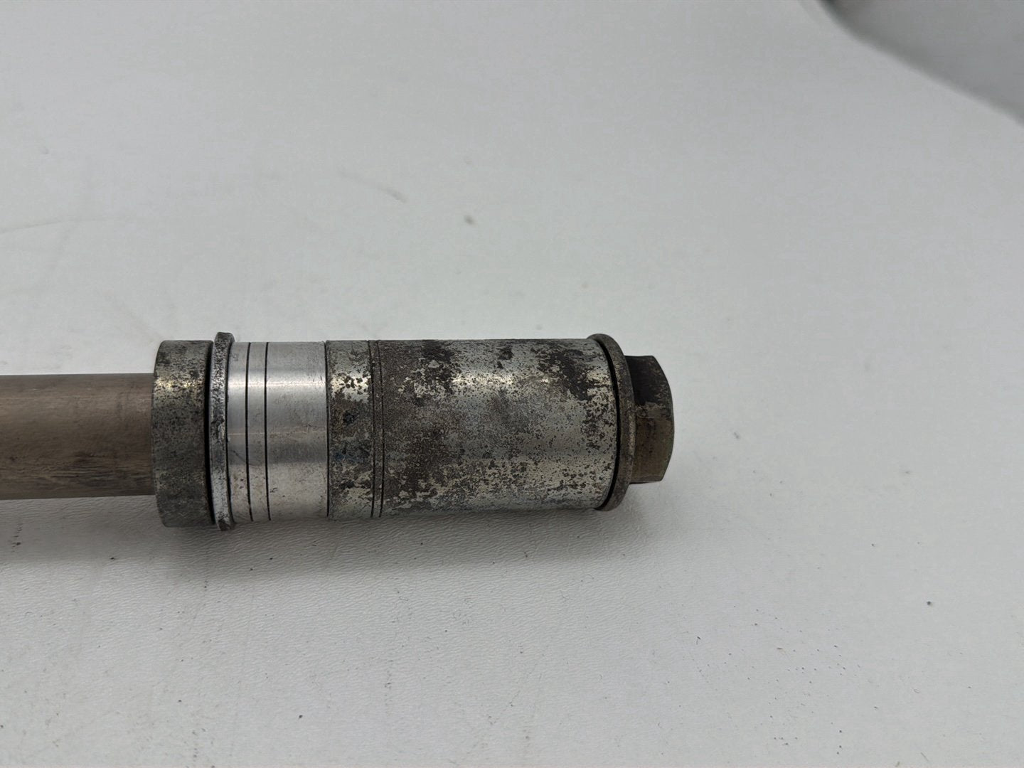 2011 Harley Heritage Softail Classic FLSTC OEM Front Wheel Axle Bolt Shaft