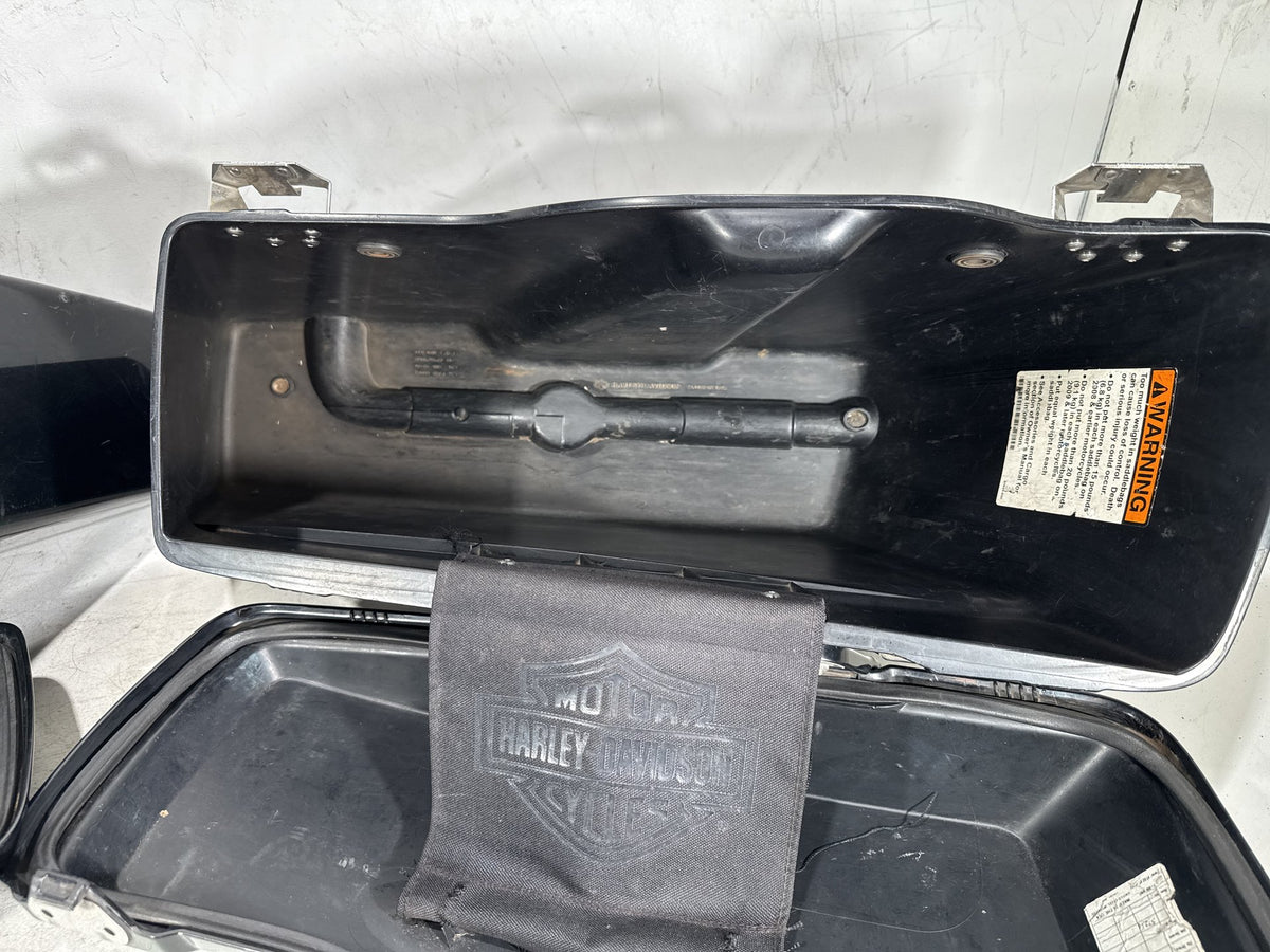 2013 Harley Street Glide Touring FLHX OEM Left Right Saddlebags Luggage NOKey