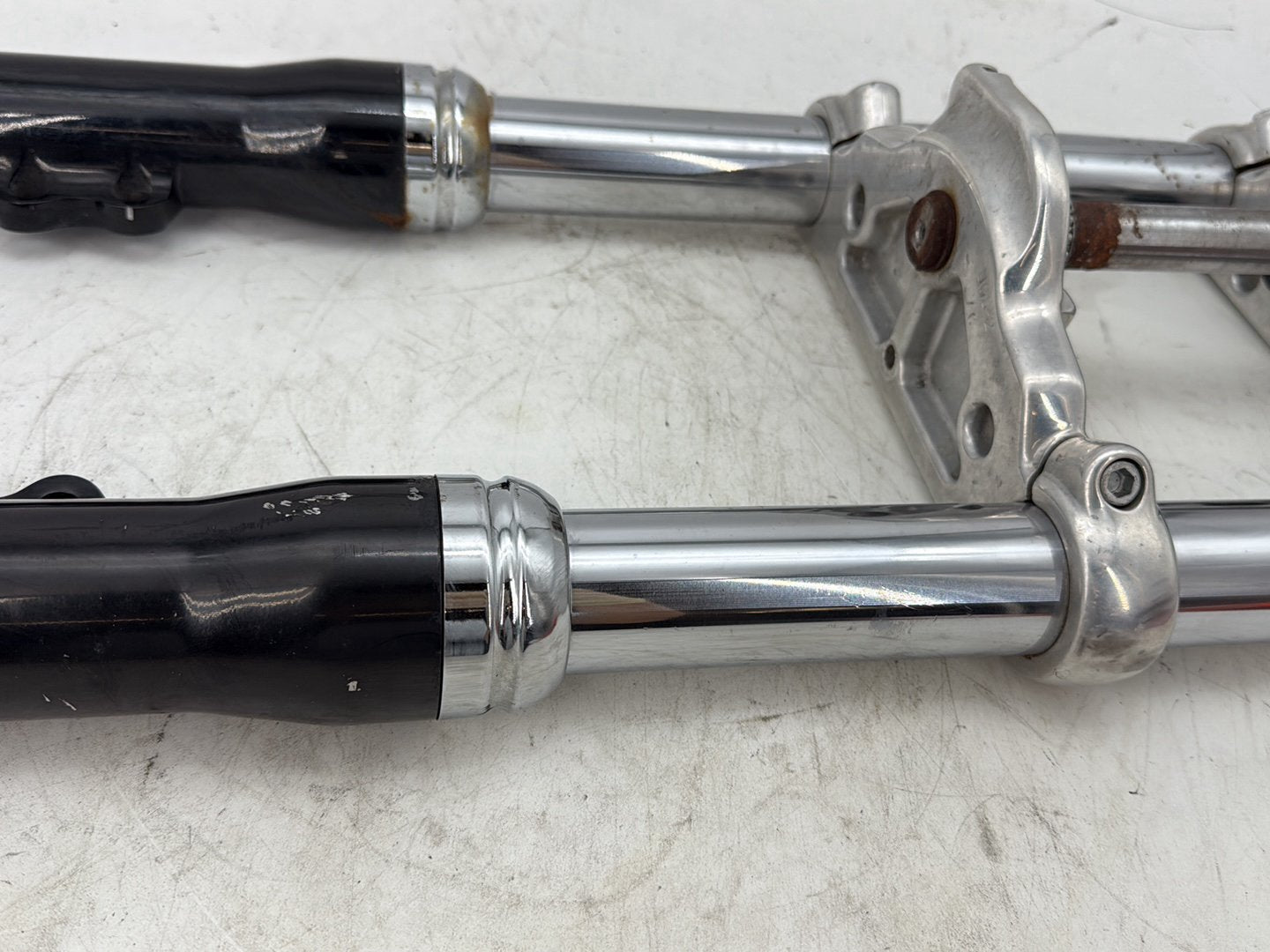 2012 Harley Dyna FXDF Fat Bob OEM Front Triple Tree Set & LH RH Fork Legs Sliders