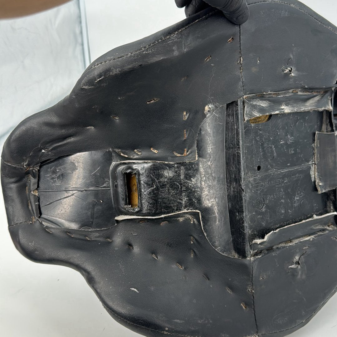 2008 - 2016 Harley-Davidson Touring Street Glide Passenger Rider Driver Seat Saddle 52320-11