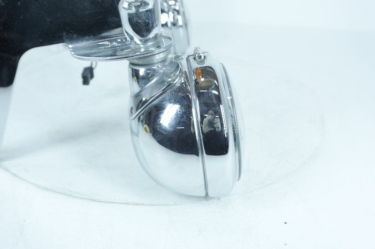 2007 - 2012 Harley-Davidson Touring Electra Glide Classic Front Turn Signal Indicators Aux Light Bar  	68712-94A