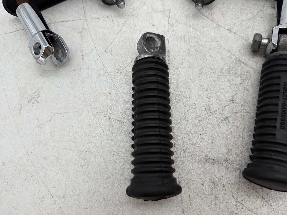 2004 Harley Heritage Softail Classic FLSTCI OEM Passenger Left & Right Foot Pegs
