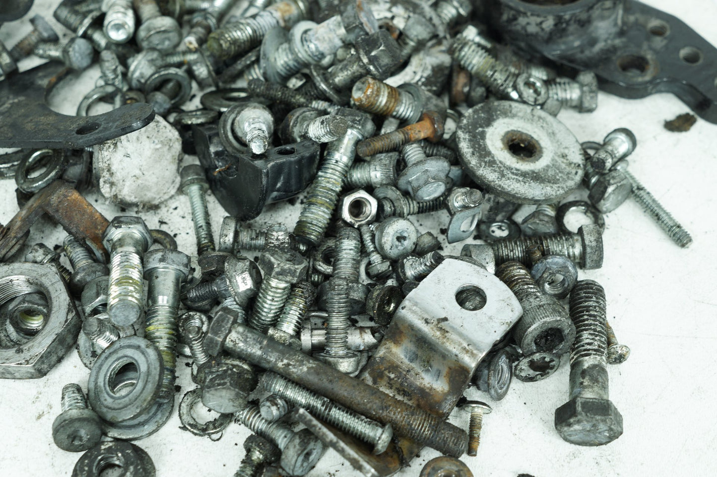 1999 - 2006 Harley-Davidson Touring Electra Glide Ultra Hardware Bolts Nuts & Brackets