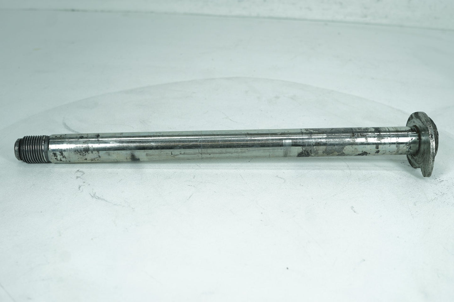 2012 - 2016 Harley-Davidson Touring Street Glide Rear Wheel Axle Bolt Shaft 41056-09