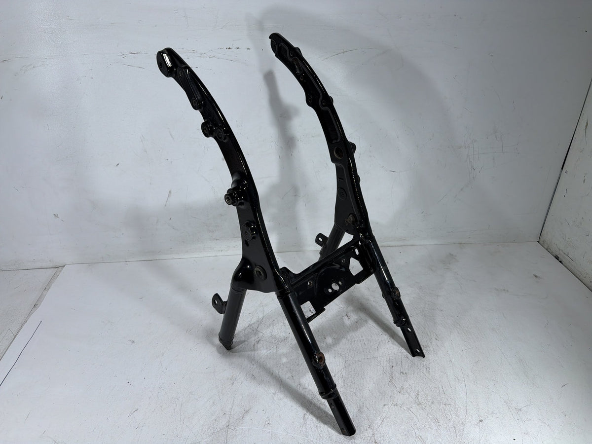 2015 Harley Electra Glide Touring OEM Rear Back Sub Frame Rail Bar 48079-09BHP