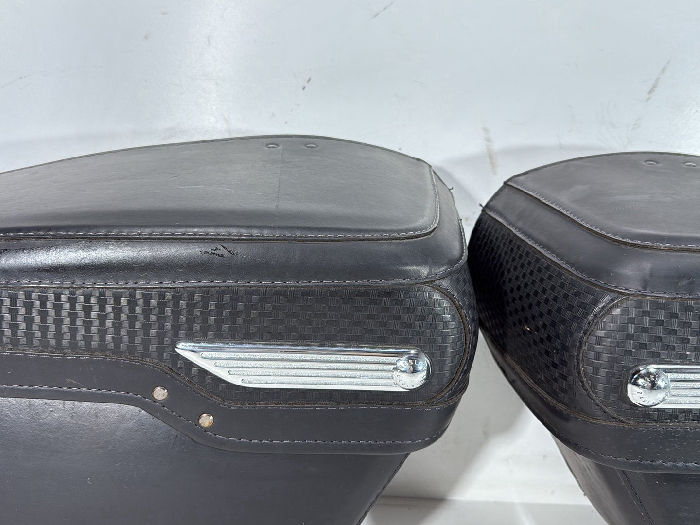 2006 Harley Road King Touring FLHRCI Classic OEM Rear Left Right Saddlebags Luggage Leather