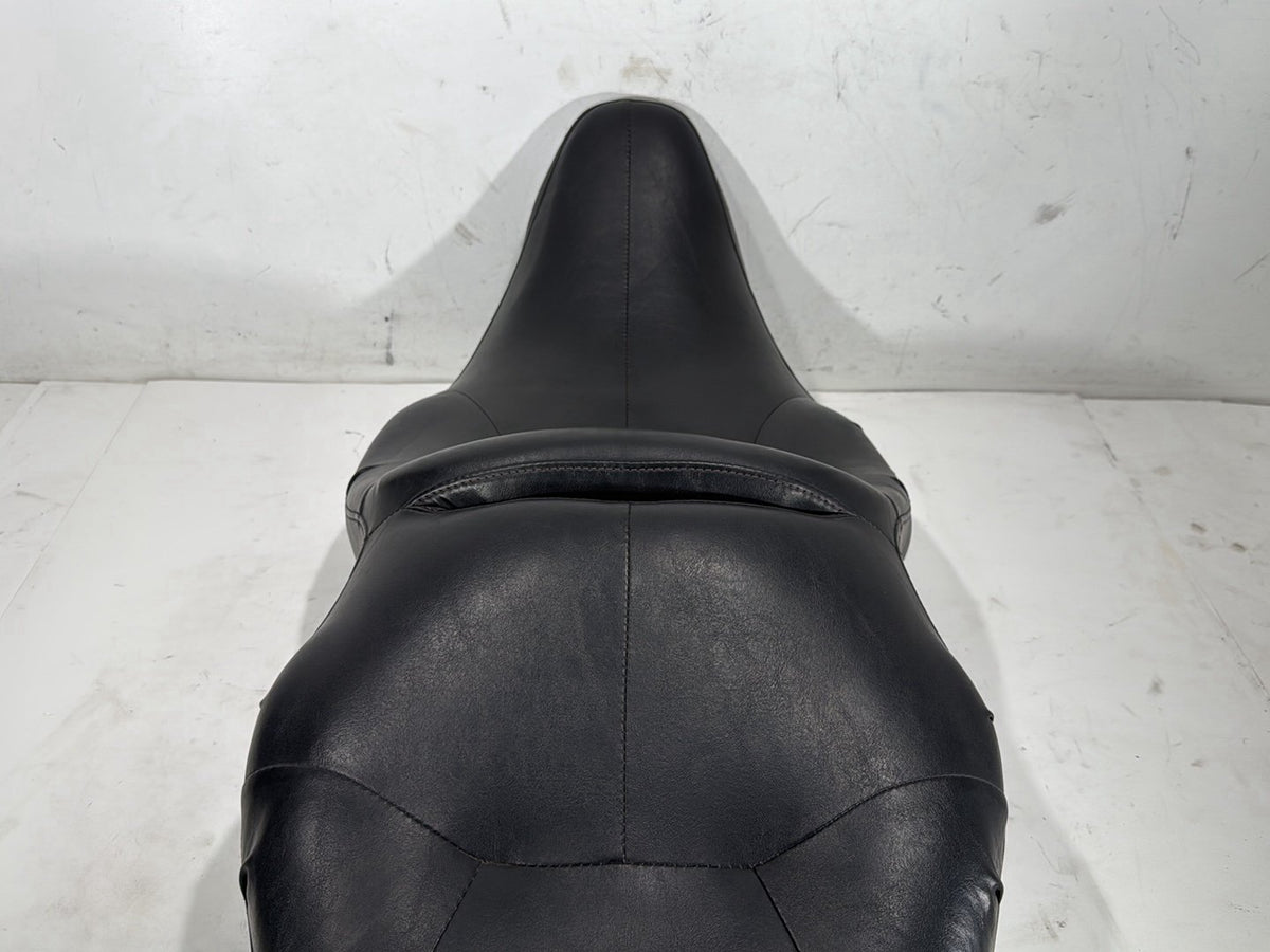 2005 Harley Electra Glide Touring Ultra OEM Passenger Rider Driver Seat Saddle