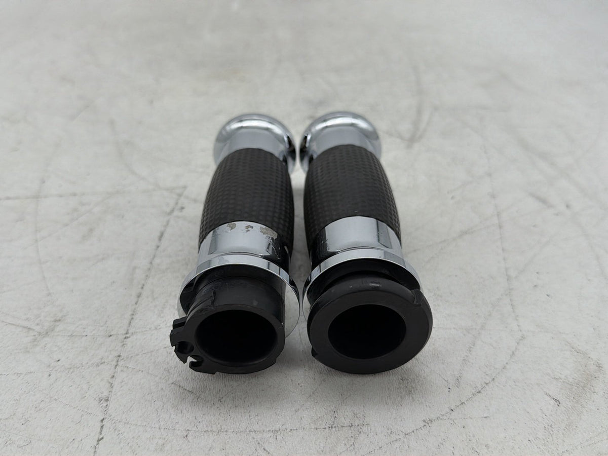 2005 Harley Softail Fat Boy FLSTF OEM Front Left Right Handgrip Hand Grips