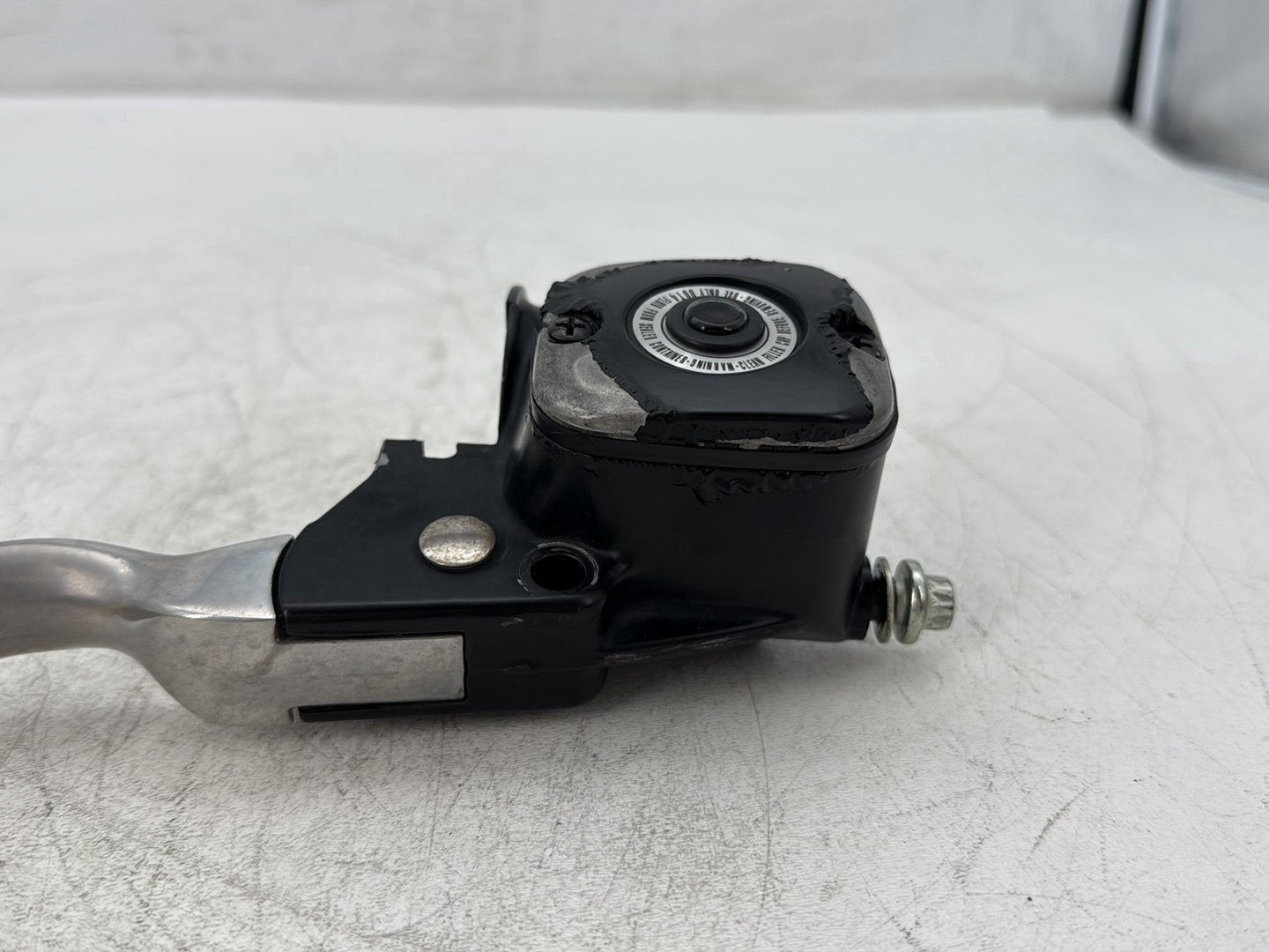 2005 Harley Electra Glide Touring Ultra FLHTCUI OEM Front Right Brake Lever Master Cylinder