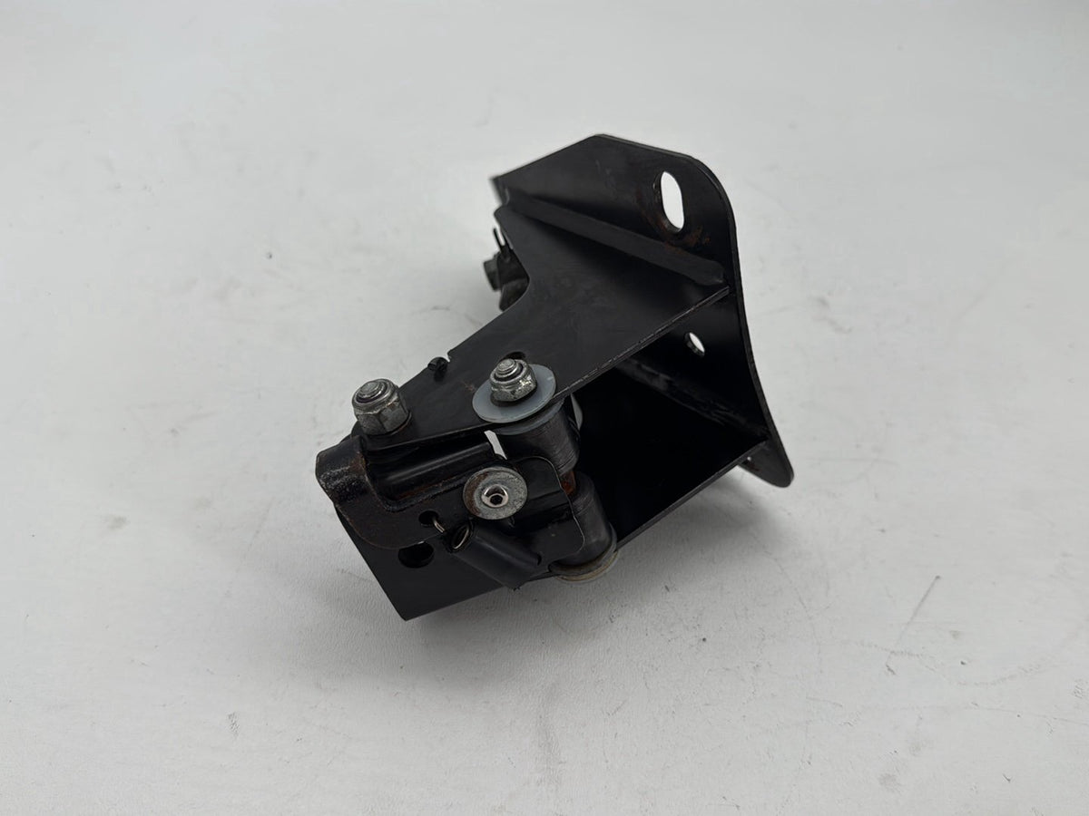 2005 Harley Electra Touring CVO Adjustable Rider Backrest Lift Mount 52482-01A