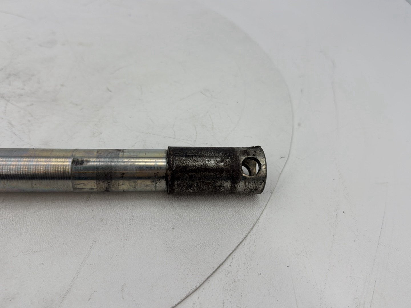 2007 - 2011 Harley-Davidson Touring Electra Glide Ultra Front Wheel Axle Bolt Shaft 41547-07A