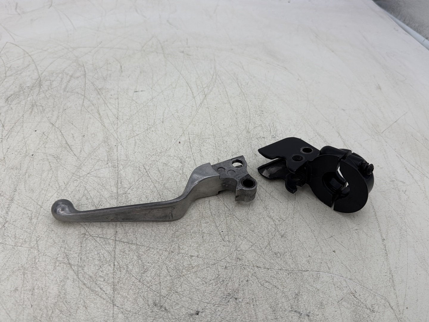 2007 Harley Touring FLHTC Electra Glide Classic OEM Front Left Hand Clutch Control Lever