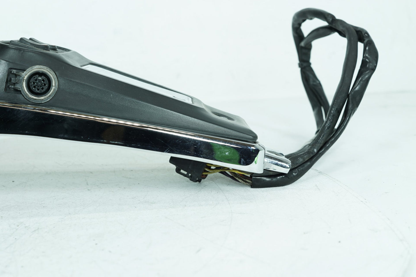 1999 - 2006 Harley-Davidson Touring Electra Ultra Classic Fuel Gas Tank Dash Console NOKey 61270-98A