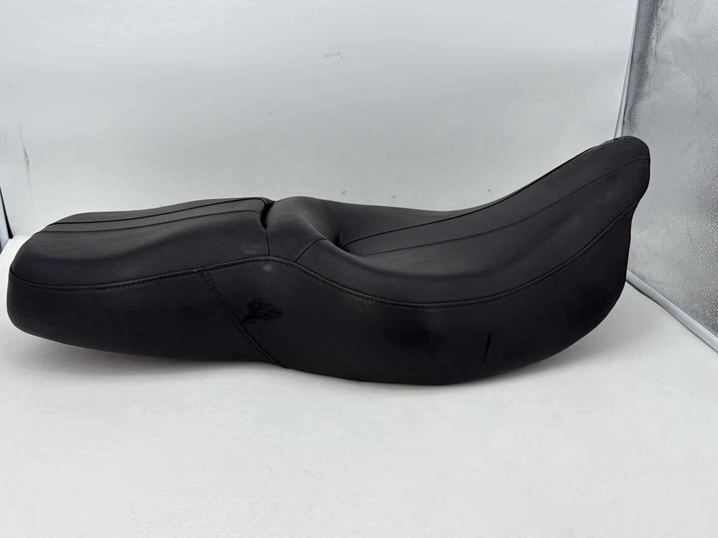 2007 - 2011 Harley-Davidson Touring Street Glide Passenger Rider Driver Seat Saddle 	52320-09