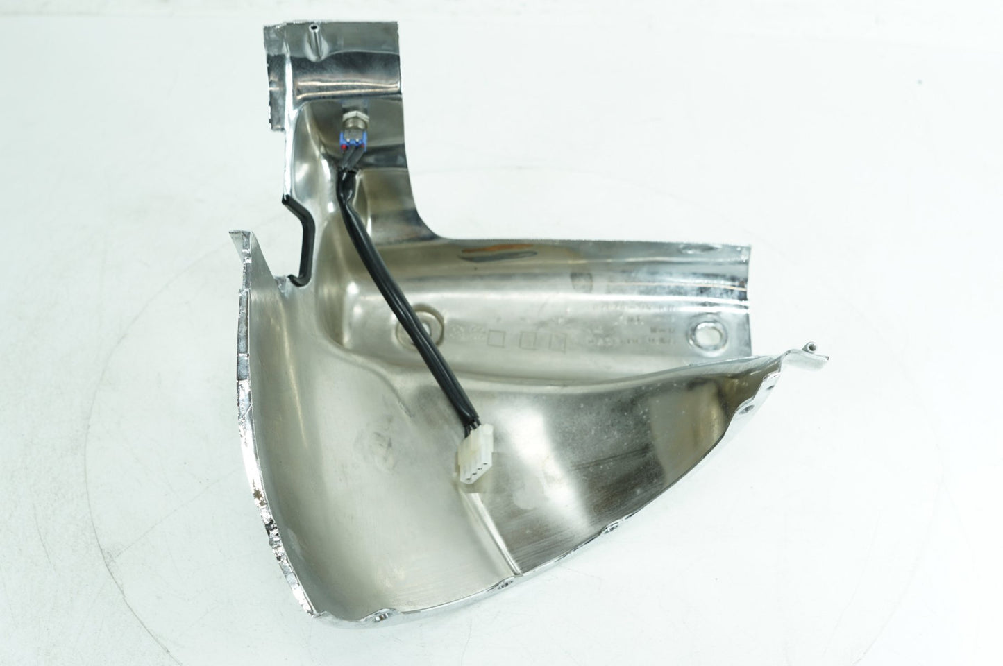 1999 - 2006 Harley-Davidson Touring Road King Classic Right Headlamp 1 Nacelle Cover Cowl  	67674-94
