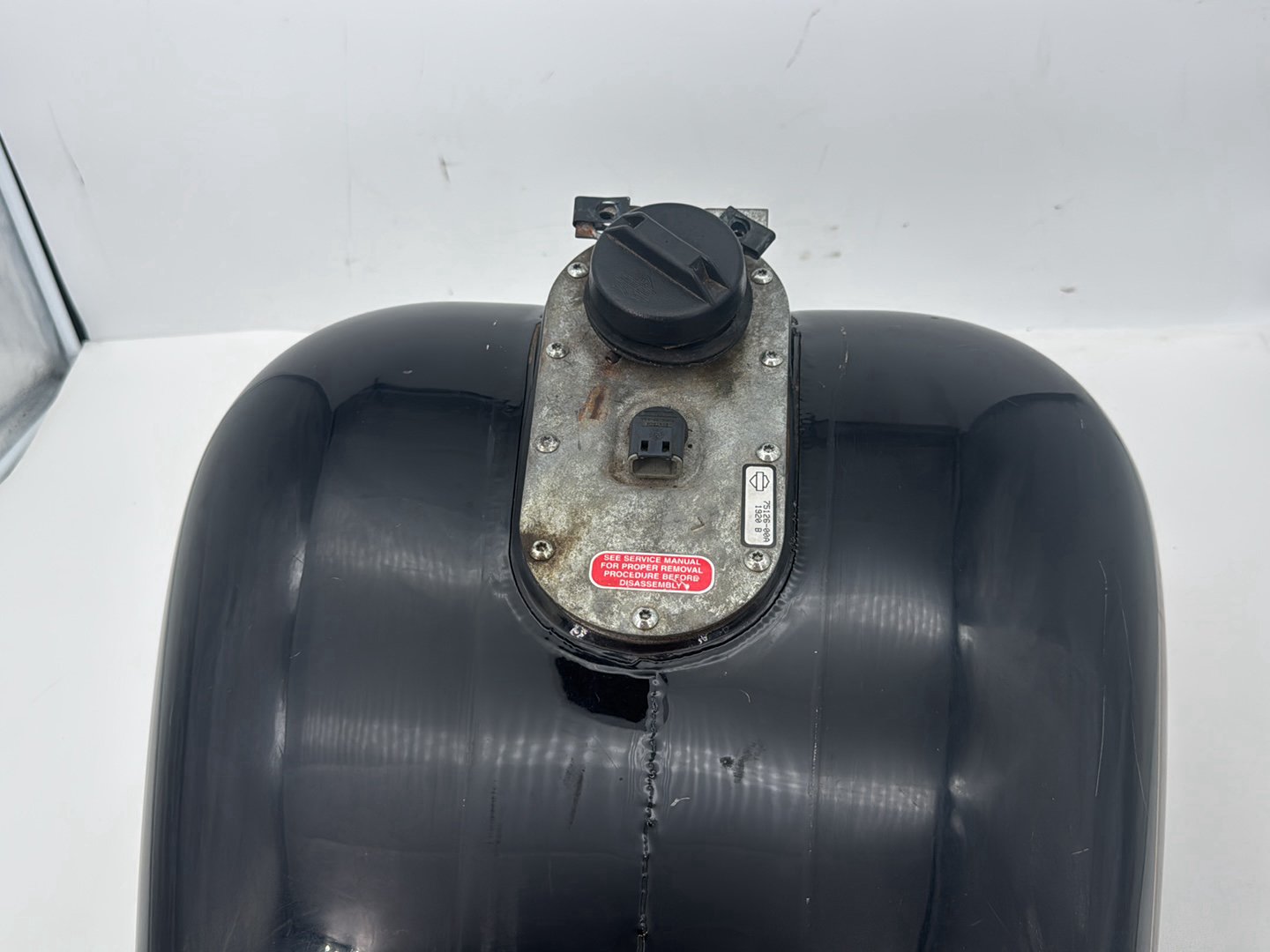 1999 - 2006 Harley-Davidson Touring Electra Glide Classic Fuel Gas Tank Gasoline Reservoir 61356-00