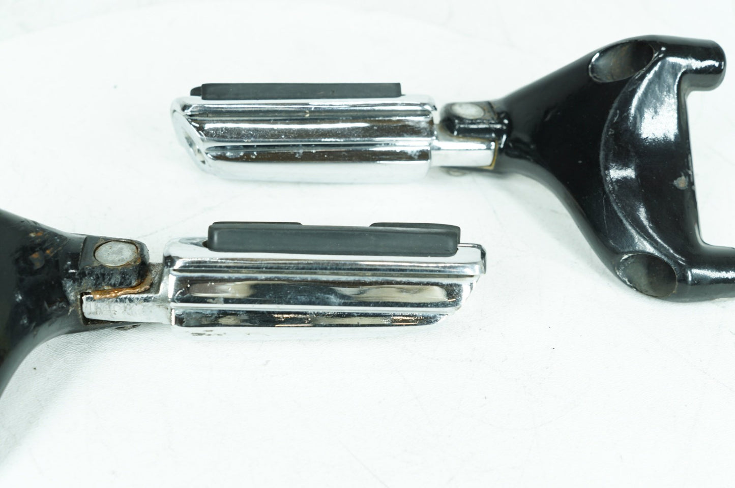 2004 - 2013 Harley-Davidson Sportster Custom Passenger Left & Right Foot Pegs 49314-04
