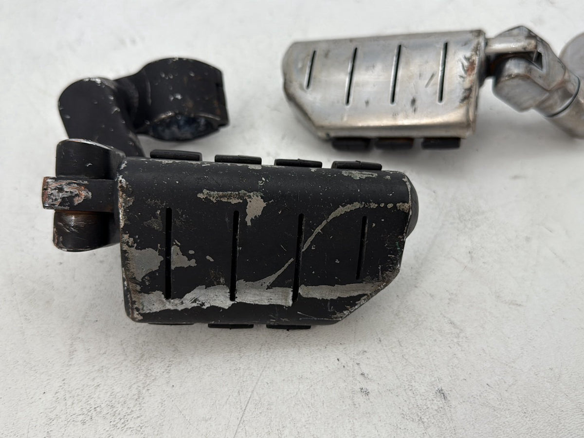 2007 Harley Street Glide Touring FLHX Front Right Left Highway Foot Pegs
