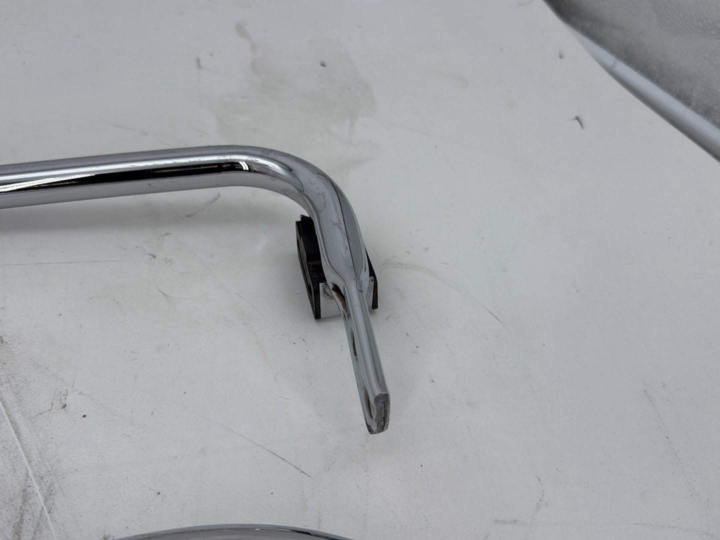 2007 Harley Street Glide Touring FLHX OEM Rear Left Right Saddlebag Guard Rails Bar