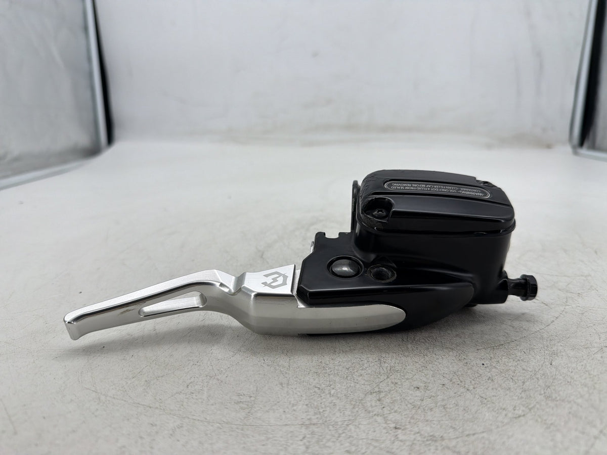 2011 Harley Electra Touring Police OEM Front Right Brake Lever Master Cylinder