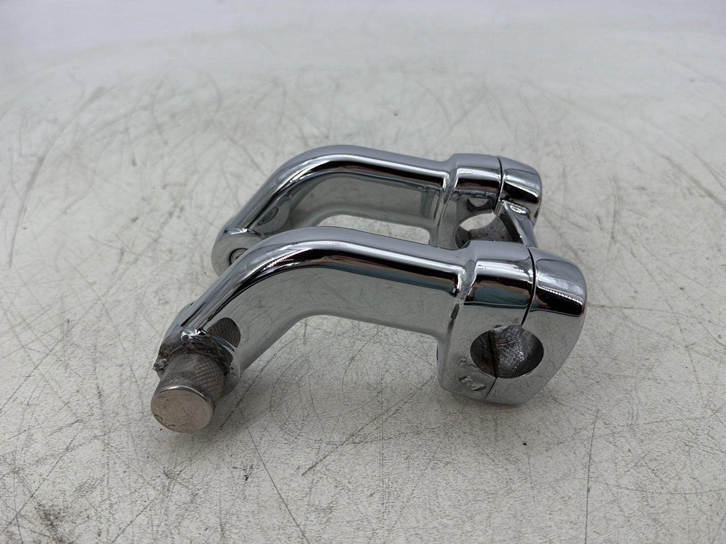 2015 Harley Dyna Low Rider FXDL OEM Front Handlebar Riser Top Clamp Chrome